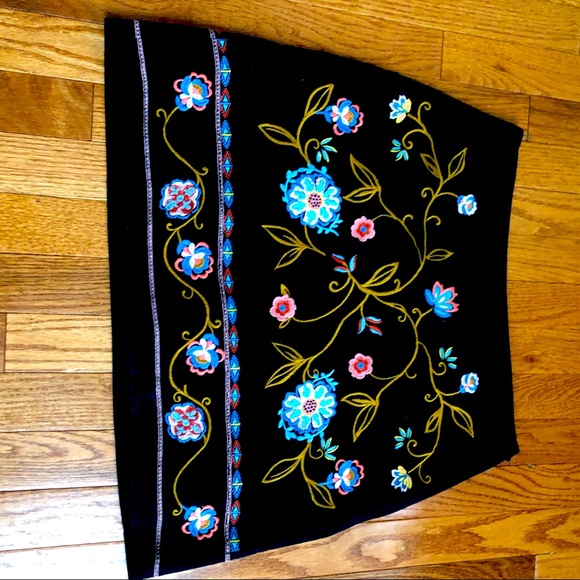 Loft Pattern Skirt - Picture 3 of 7